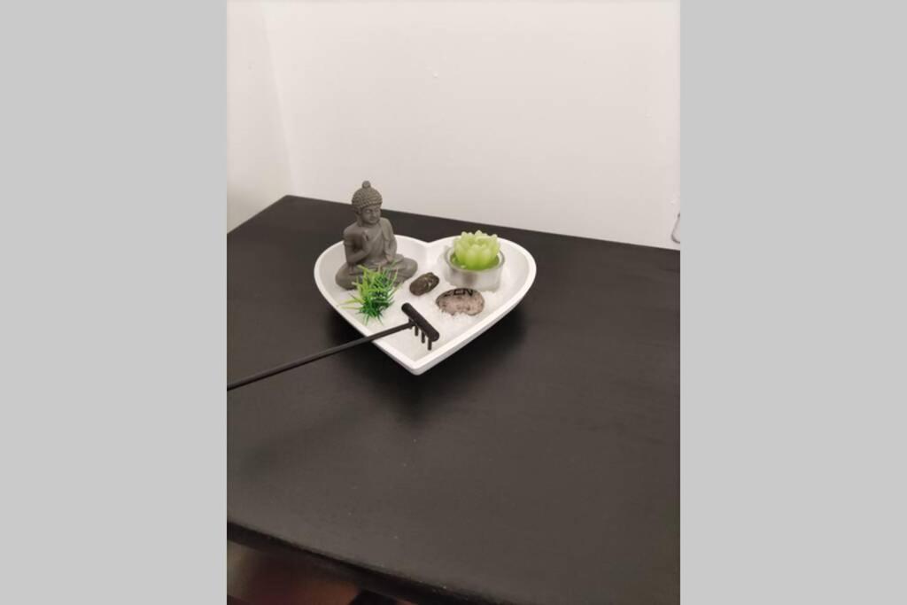 Appt En Bas De Villa, Petit Exterieur, 1 Place De Parking キュエール エクステリア 写真
