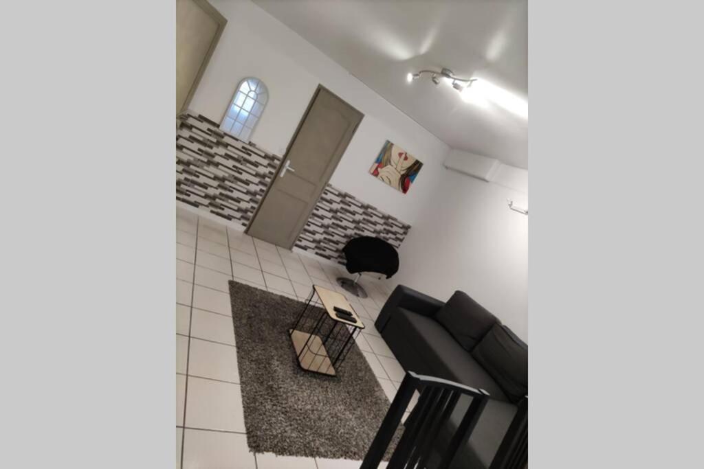 Appt En Bas De Villa, Petit Exterieur, 1 Place De Parking キュエール エクステリア 写真